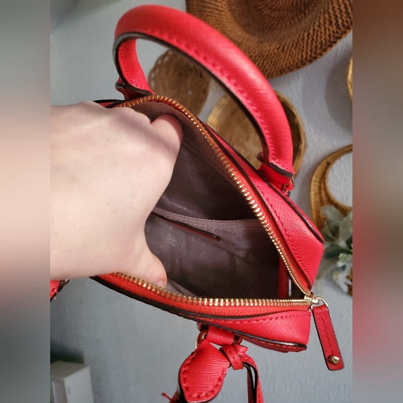 Michael Kors mini bag 🎒 - Picture 7 of 7